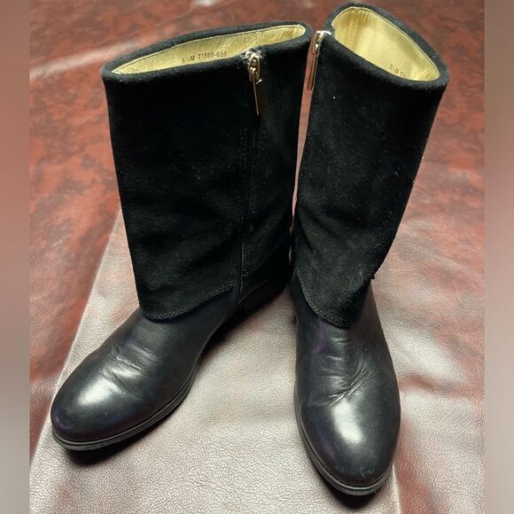 Trotters Limona black leather and suede boots with buckle, size 5 1/2 med - Picture 2 of 12